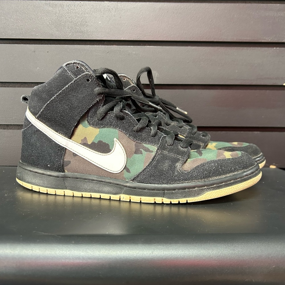 Nike SB Dunk High “Camo”